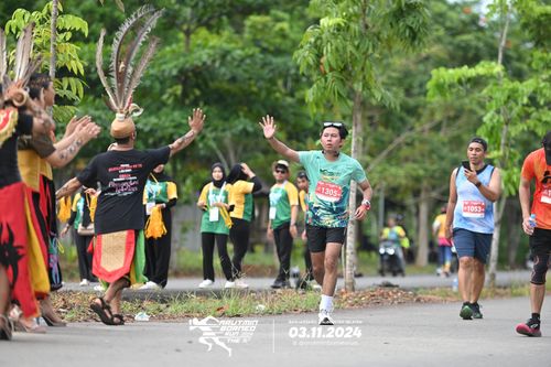 Race photo from Arutmin Borneo Run 2024