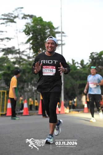 Race photo from Arutmin Borneo Run 2024