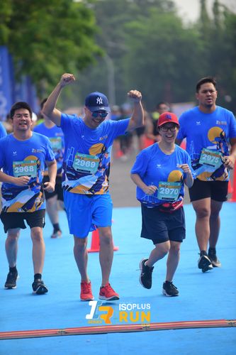 Race photo from Isoplus Run 2024 Surabaya