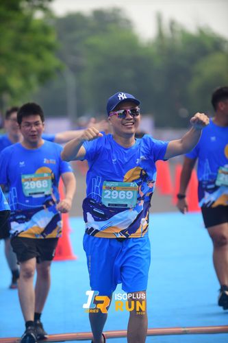Race photo from Isoplus Run 2024 Surabaya