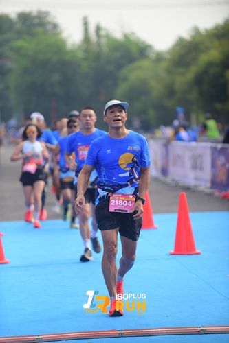 Race photo from Isoplus Run 2024 Surabaya
