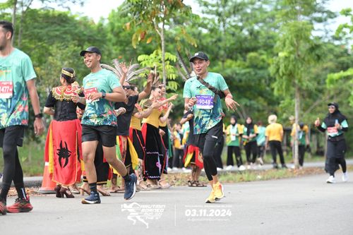 Race photo from Arutmin Borneo Run 2024