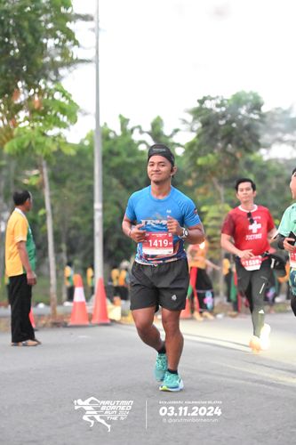 Race photo from Arutmin Borneo Run 2024