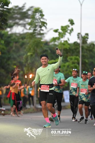 Race photo from Arutmin Borneo Run 2024