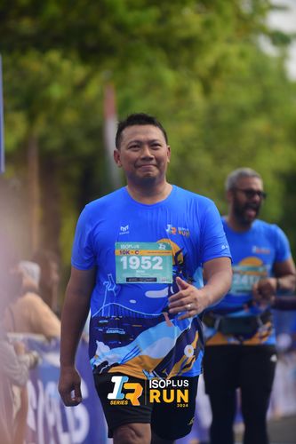 Race photo from Isoplus Run 2024 Surabaya