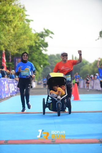 Race photo from Isoplus Run 2024 Surabaya