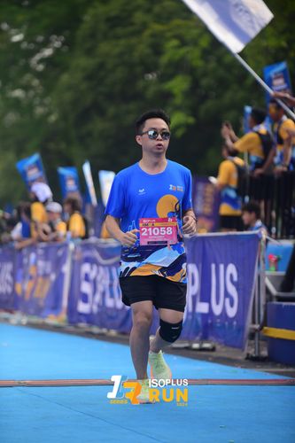 Race photo from Isoplus Run 2024 Surabaya