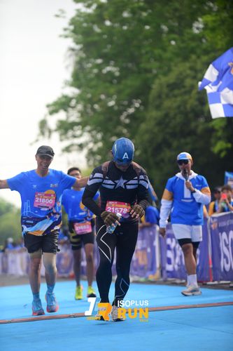 Race photo from Isoplus Run 2024 Surabaya