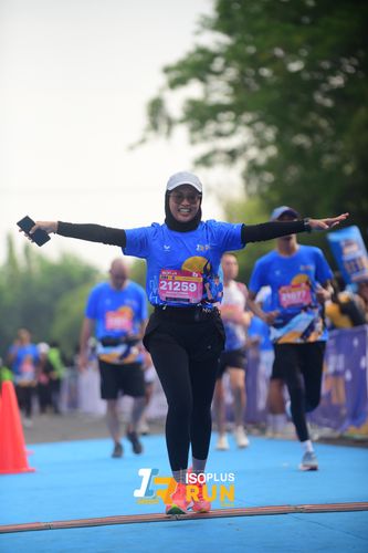 Race photo from Isoplus Run 2024 Surabaya
