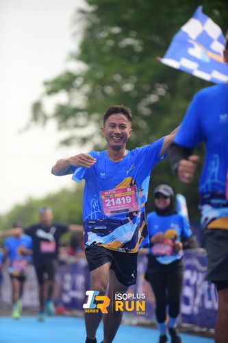 Race photo from Isoplus Run 2024 Surabaya