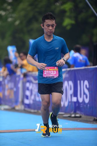 Race photo from Isoplus Run 2024 Surabaya