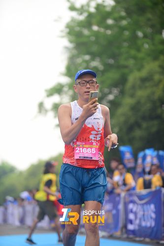Race photo from Isoplus Run 2024 Surabaya