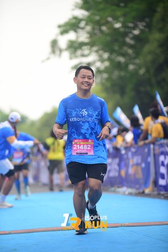 Race photo from Isoplus Run 2024 Surabaya