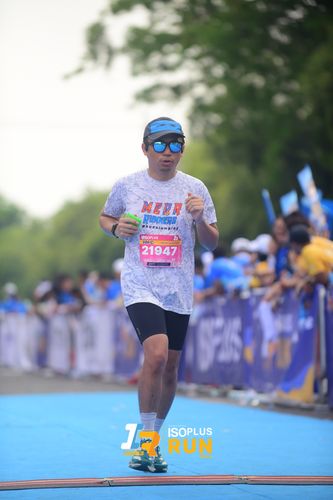 Race photo from Isoplus Run 2024 Surabaya