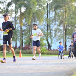Race photo from BOGORUN 2026