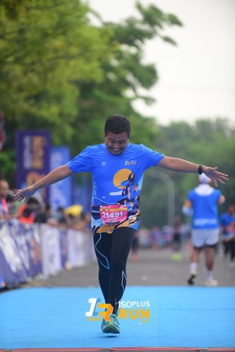 Race photo from Isoplus Run 2024 Surabaya