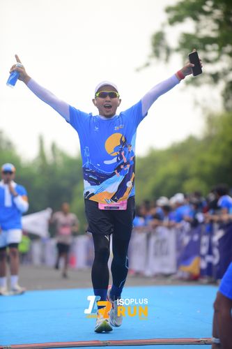 Race photo from Isoplus Run 2024 Surabaya