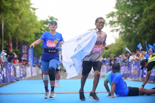 Race photo from Isoplus Run 2024 Surabaya