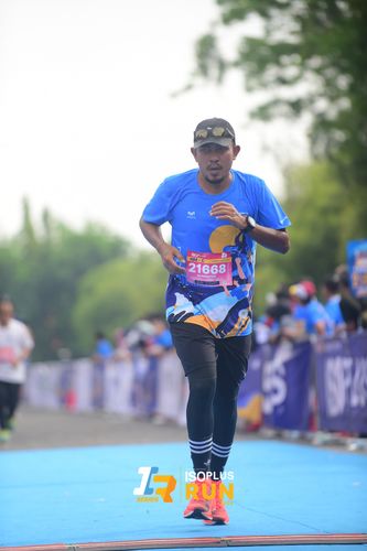 Race photo from Isoplus Run 2024 Surabaya