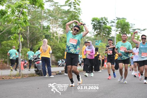 Race photo from Arutmin Borneo Run 2024