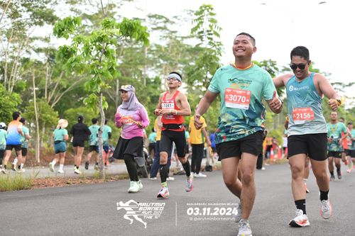 Race photo from Arutmin Borneo Run 2024