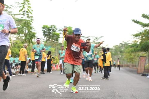 Race photo from Arutmin Borneo Run 2024