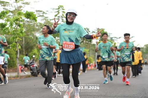 Race photo from Arutmin Borneo Run 2024