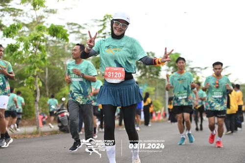 Race photo from Arutmin Borneo Run 2024