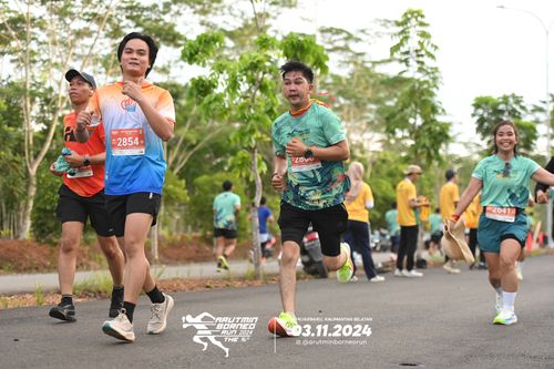 Race photo from Arutmin Borneo Run 2024
