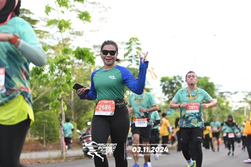 Race photo from Arutmin Borneo Run 2024