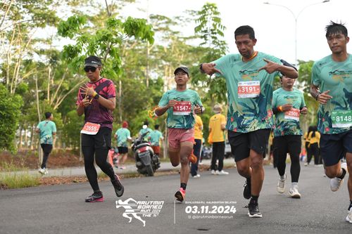 Race photo from Arutmin Borneo Run 2024