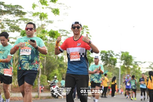 Race photo from Arutmin Borneo Run 2024