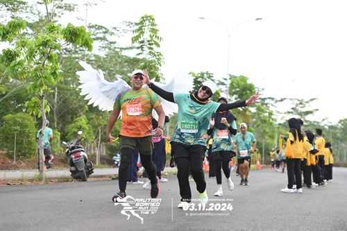 Race photo from Arutmin Borneo Run 2024