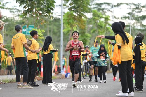 Race photo from Arutmin Borneo Run 2024