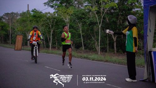 Race photo from Arutmin Borneo Run 2024