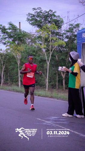 Race photo from Arutmin Borneo Run 2024