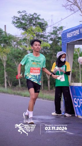 Race photo from Arutmin Borneo Run 2024