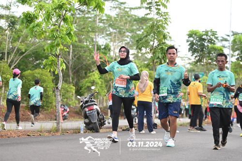 Race photo from Arutmin Borneo Run 2024