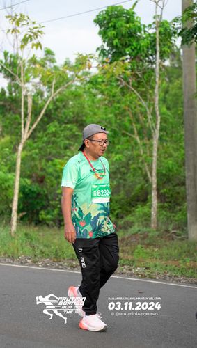 Race photo from Arutmin Borneo Run 2024