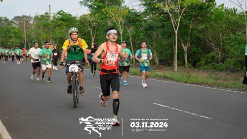 Race photo from Arutmin Borneo Run 2024
