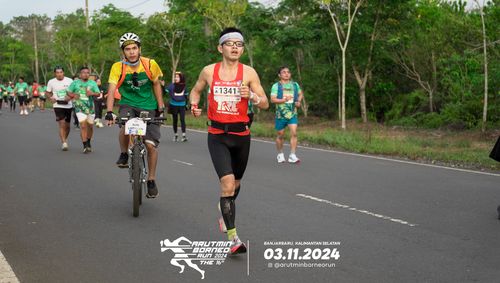 Race photo from Arutmin Borneo Run 2024
