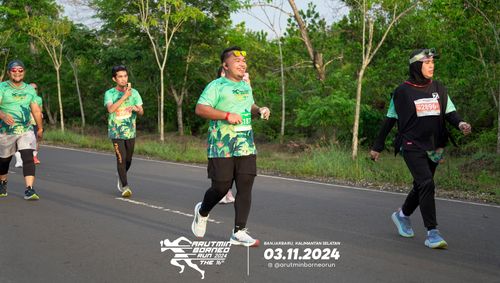 Race photo from Arutmin Borneo Run 2024