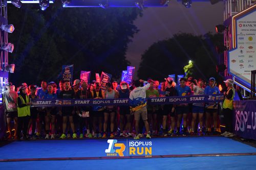 Race photo from Isoplus Run 2024 Surabaya