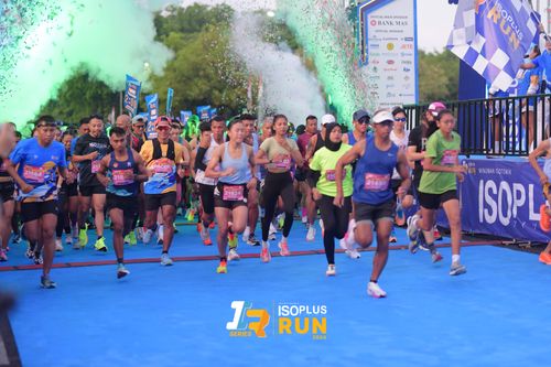 Race photo from Isoplus Run 2024 Surabaya