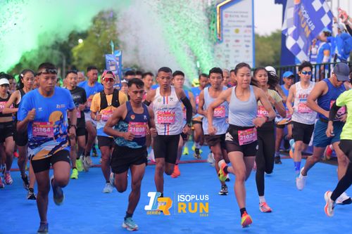 Race photo from Isoplus Run 2024 Surabaya