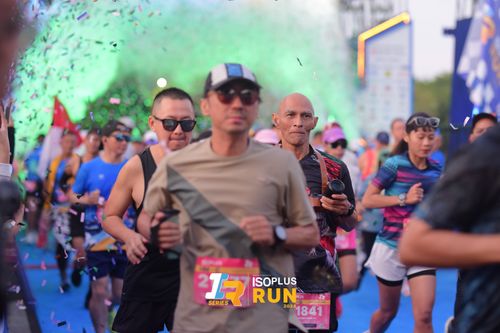 Race photo from Isoplus Run 2024 Surabaya