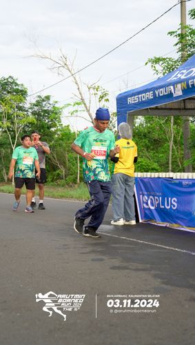 Race photo from Arutmin Borneo Run 2024
