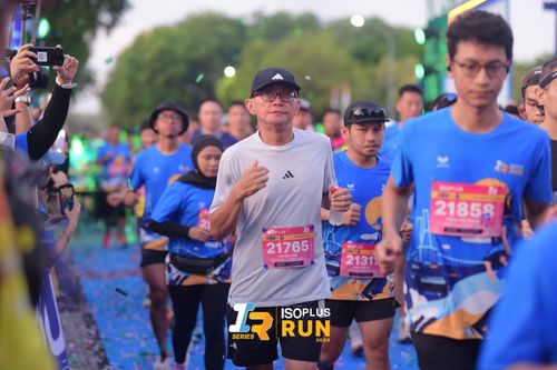 Race photo from Isoplus Run 2024 Surabaya