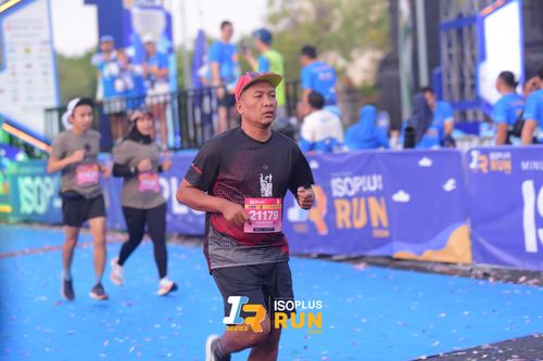 Race photo from Isoplus Run 2024 Surabaya