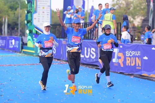 Race photo from Isoplus Run 2024 Surabaya
